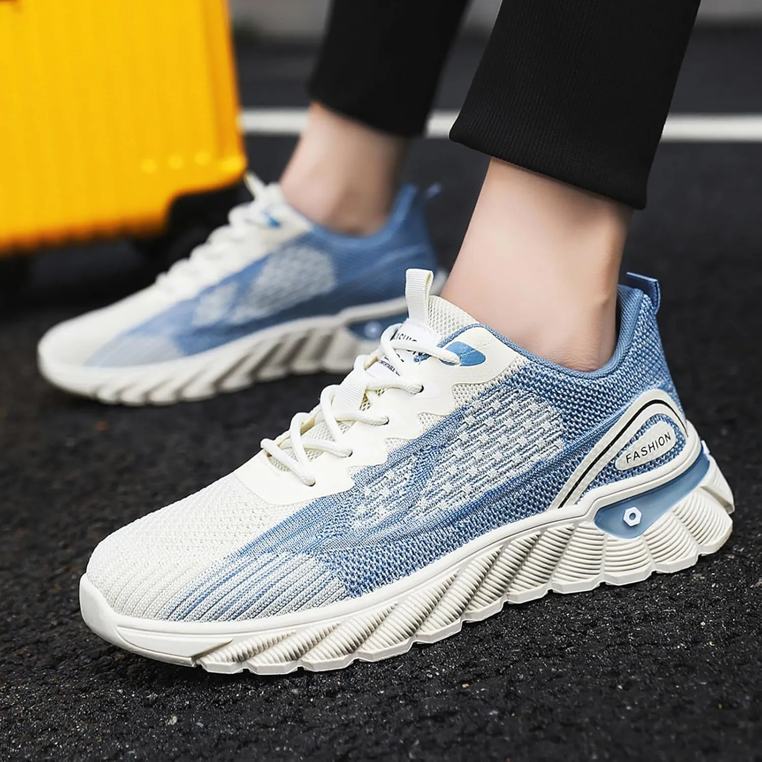 Casual Shoes Lace up Men's Shoes Summer New Breathable Casual Fly Weaving Mesh Mesh Running Sports