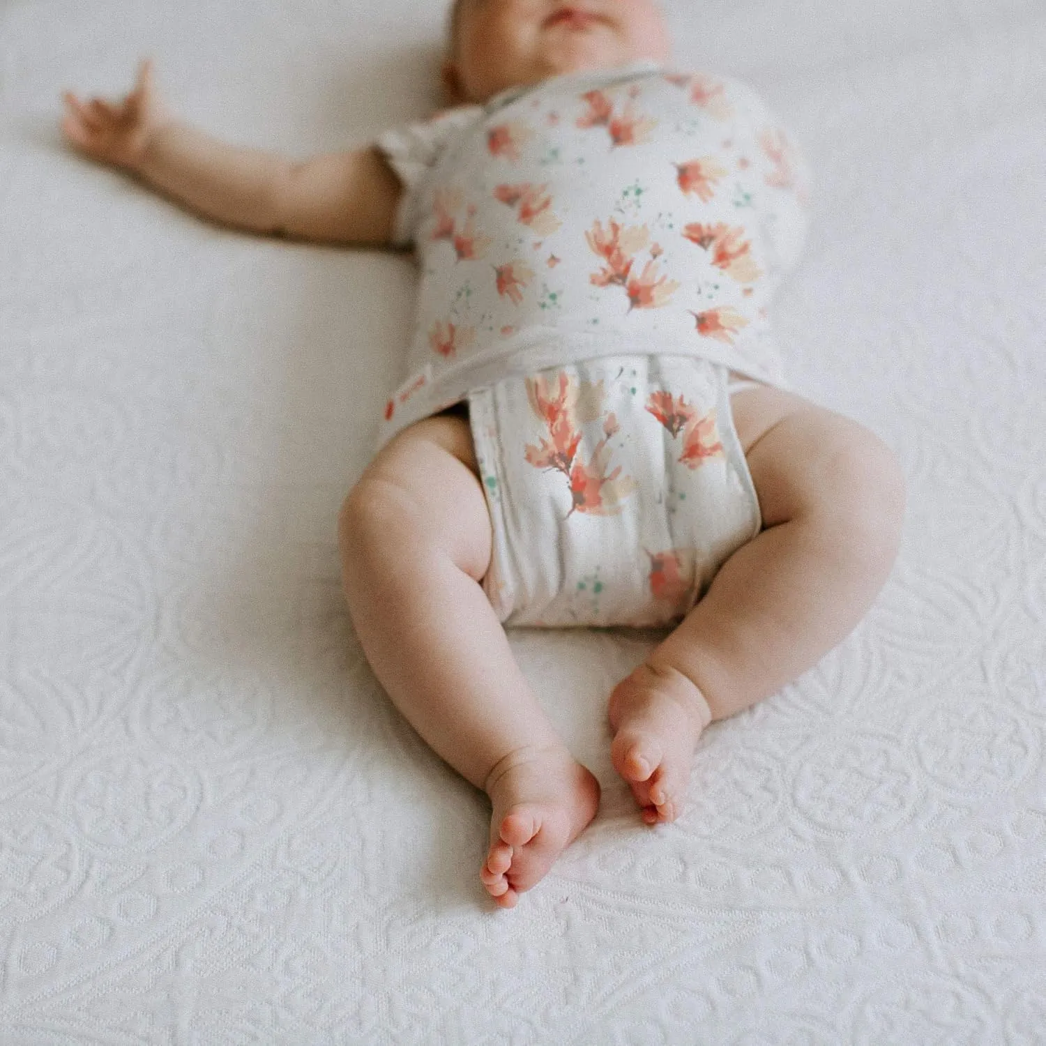 embé 2-Way Transition Swaddle, 12-18 lbs, Arms & Legs In Or Out, Warm Up & Cool Down 100% Cotton, 3-6 Months