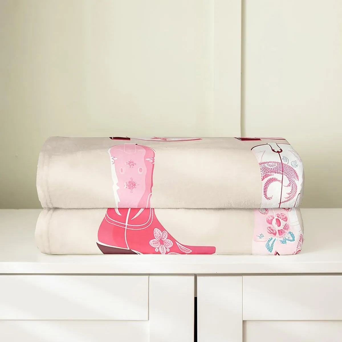 Erosebridal Cowgirl Throw Blanket Twin 60x80 Inch for Bedroom Living Room Sofa Couch,Western Cowboy Boots Fleece Blanket,Wild West Cowgirl Flannel Blankets,Farmhouse Bed Blankets