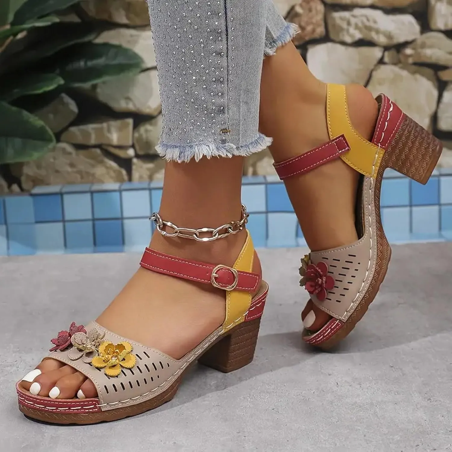 Fish Mouth Thick Heel Women's Shoes Fashionable Casual Flower Decoration Color Matching Sandals Takeaway Sandal