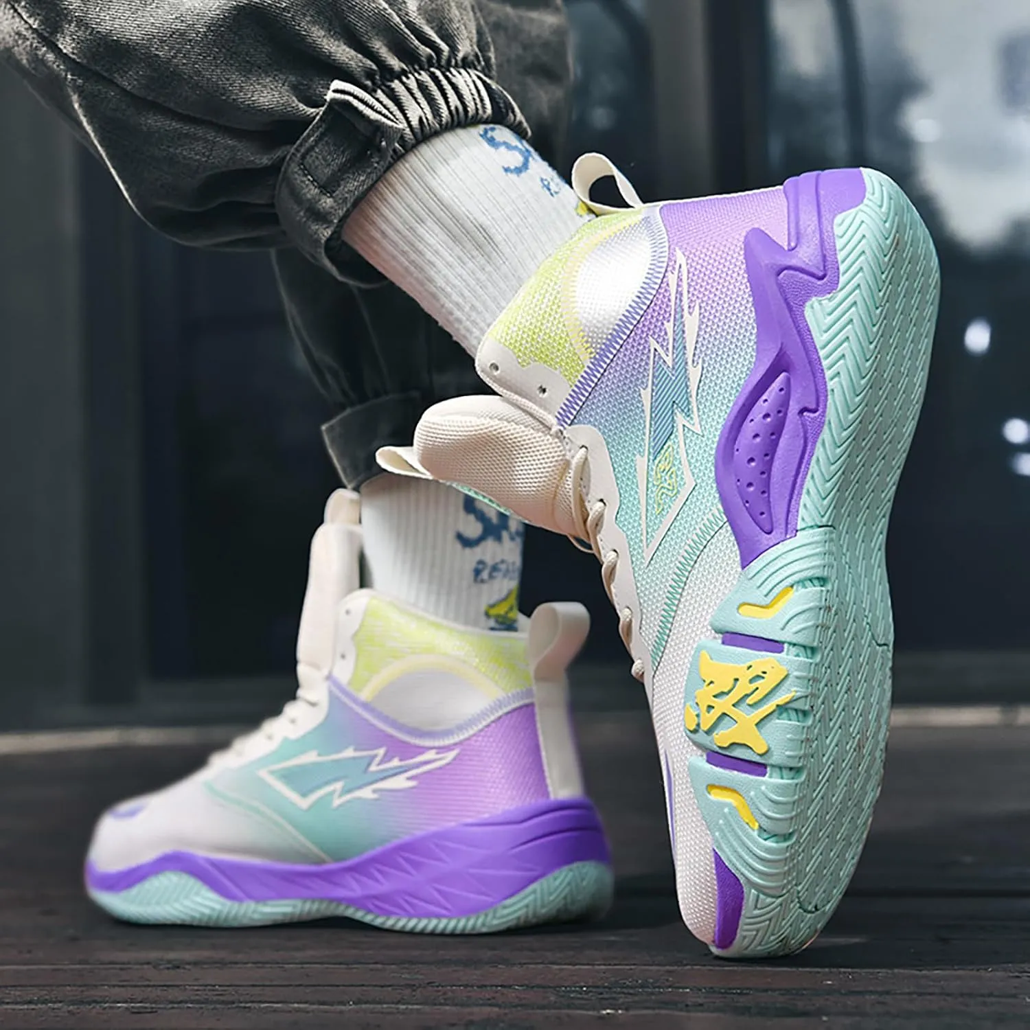 Mens Basketball Shoes Womens High Top Breathable Sneakers Fashion Non Slip Outdoor Sport Shoes Volleyball Shoes