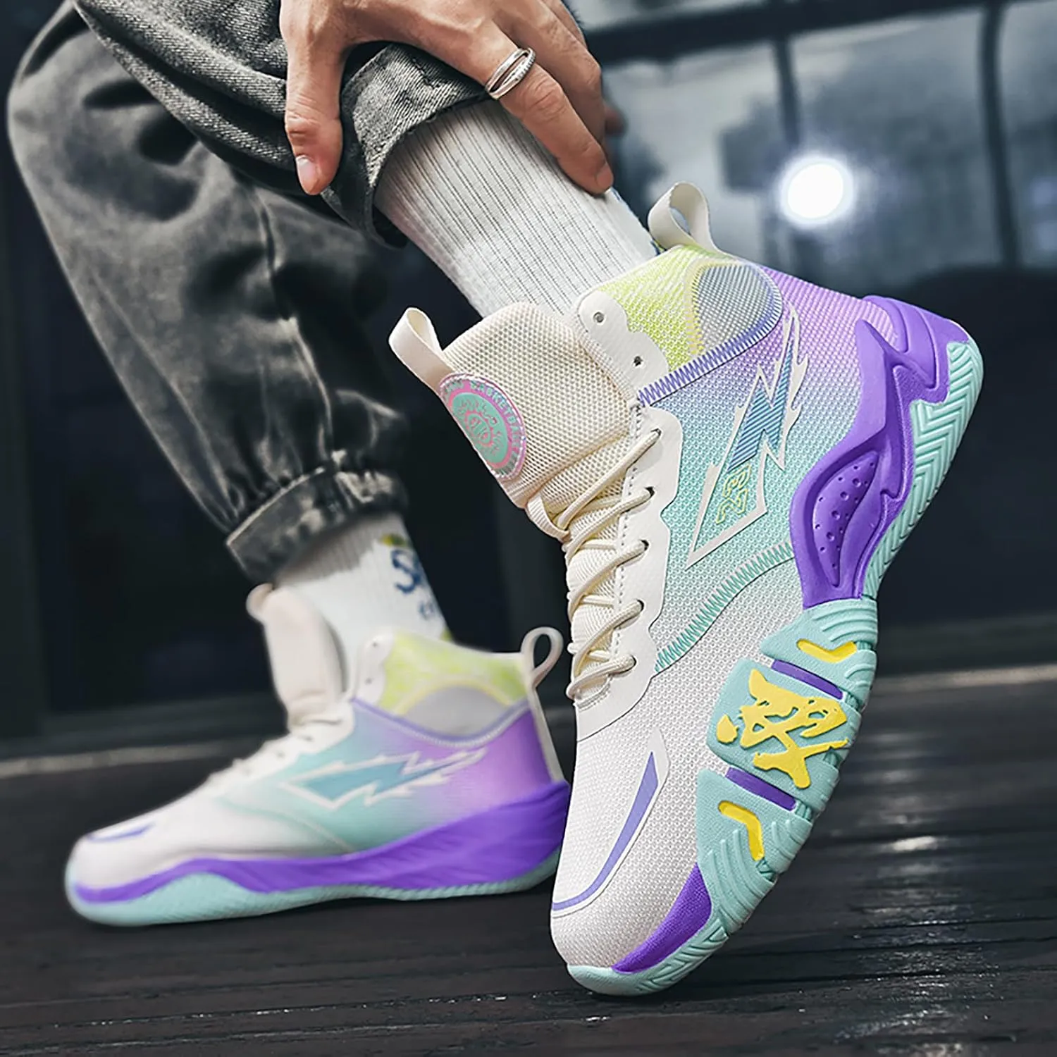 Mens Basketball Shoes Womens High Top Breathable Sneakers Fashion Non Slip Outdoor Sport Shoes Volleyball Shoes