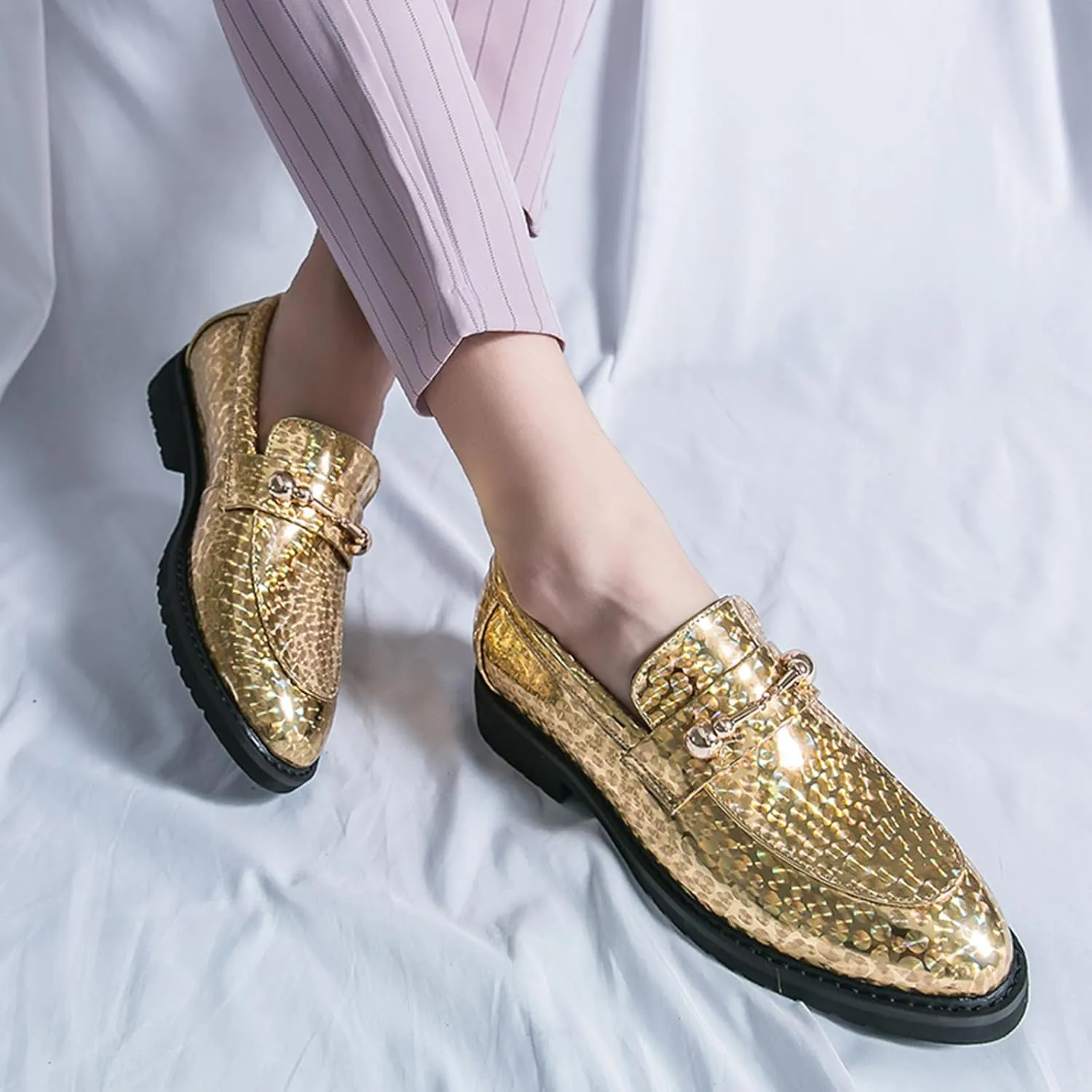 Men's Patent Leather Slip On Dress Loafers Fashion Pointed Toe Causal Business Formal Oxfords Sparkle Wedding Party Prom Shoes