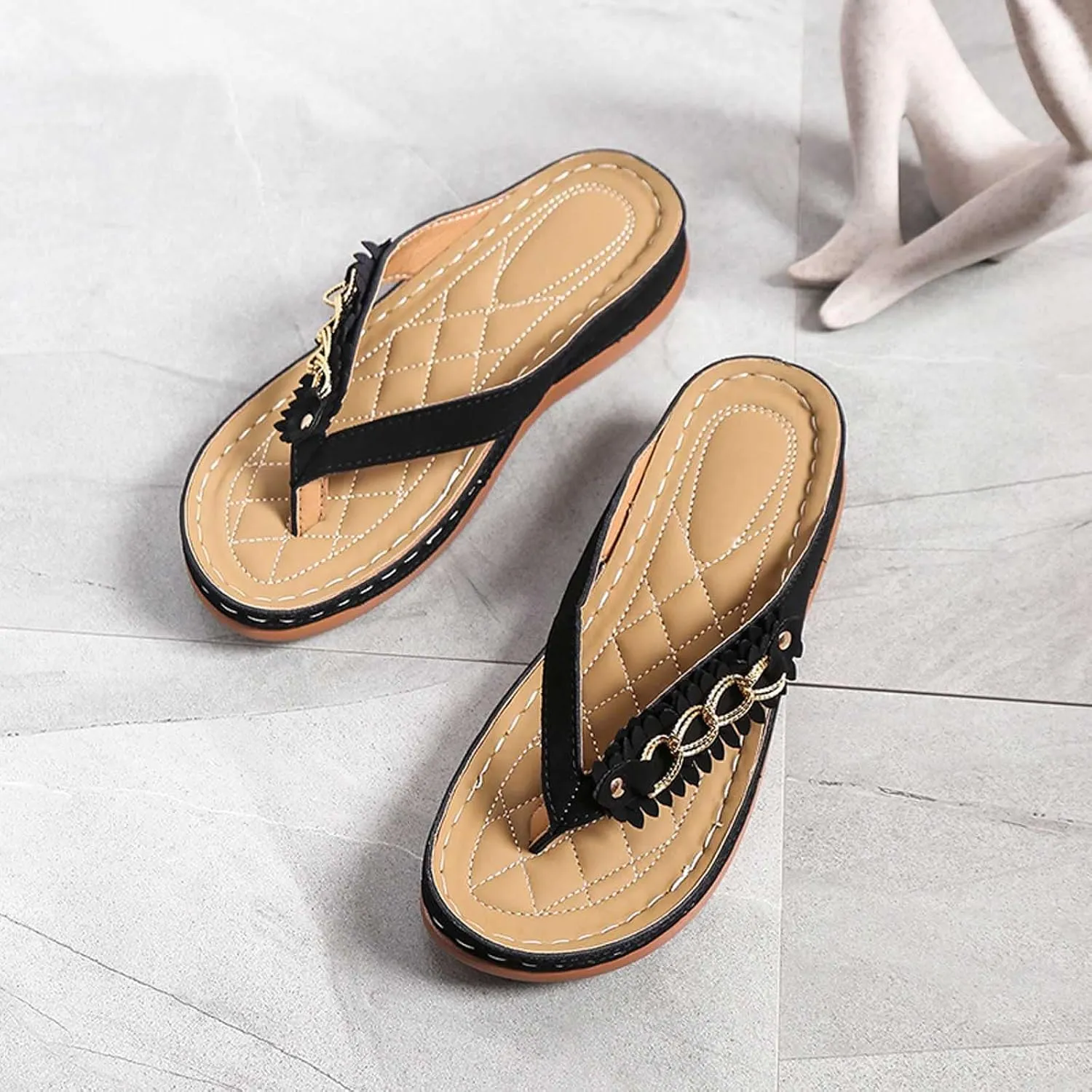 oiangi Comfortable Wedge Sandals for Women Casual Summer Metal Chain Thong Straps Clip Toe Flip Flops Lightweight Slip-on Slippers Beach Shoes Trendy Slides