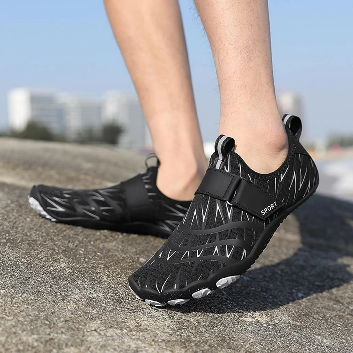 Water Shoes for Women Men Barefoot Breathable Quick-Dry Non Slip Water Swimming Beach Shoes Summer Hiking Breathable Shoe Couple Indoor Fitness Yoga Shoe with Adjustable Strap