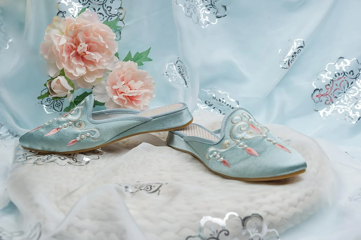 WENJIAZHIZHI Embroidered Slides Backless Loafers Pearls Mules Clogs Flats Sandals for Womens Dressy Summer Shoes Slip On