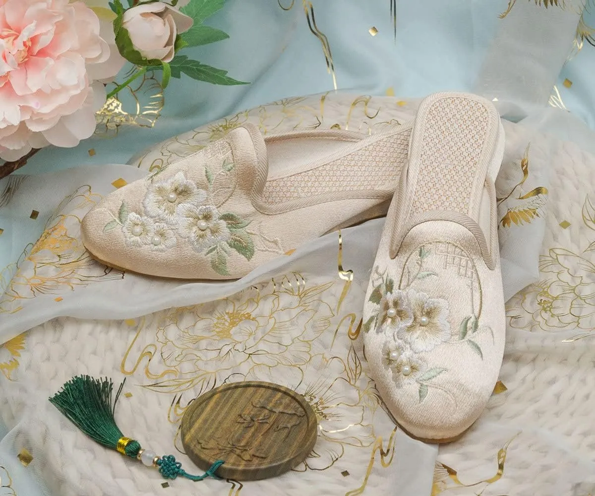 WENJIAZHIZHI Embroidered Slides Backless Loafers Pearls Mules Clogs Flats Sandals for Womens Dressy Summer Shoes Slip On