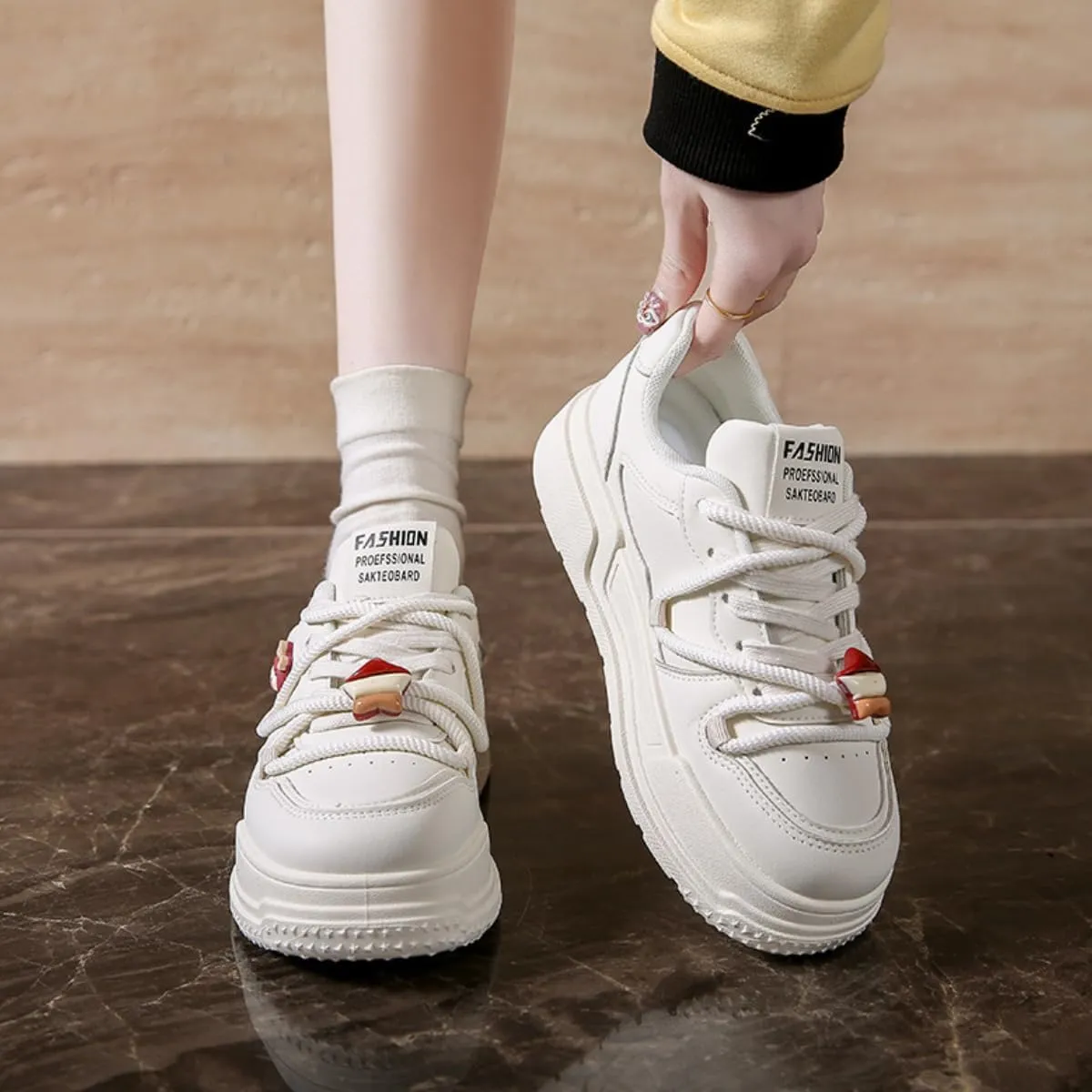 Women's Chunky Platform Sneakers with Star Charm Preppy Skate Shoes Thick Cushioned Sole Lace-Up for Walking Casual Wear
