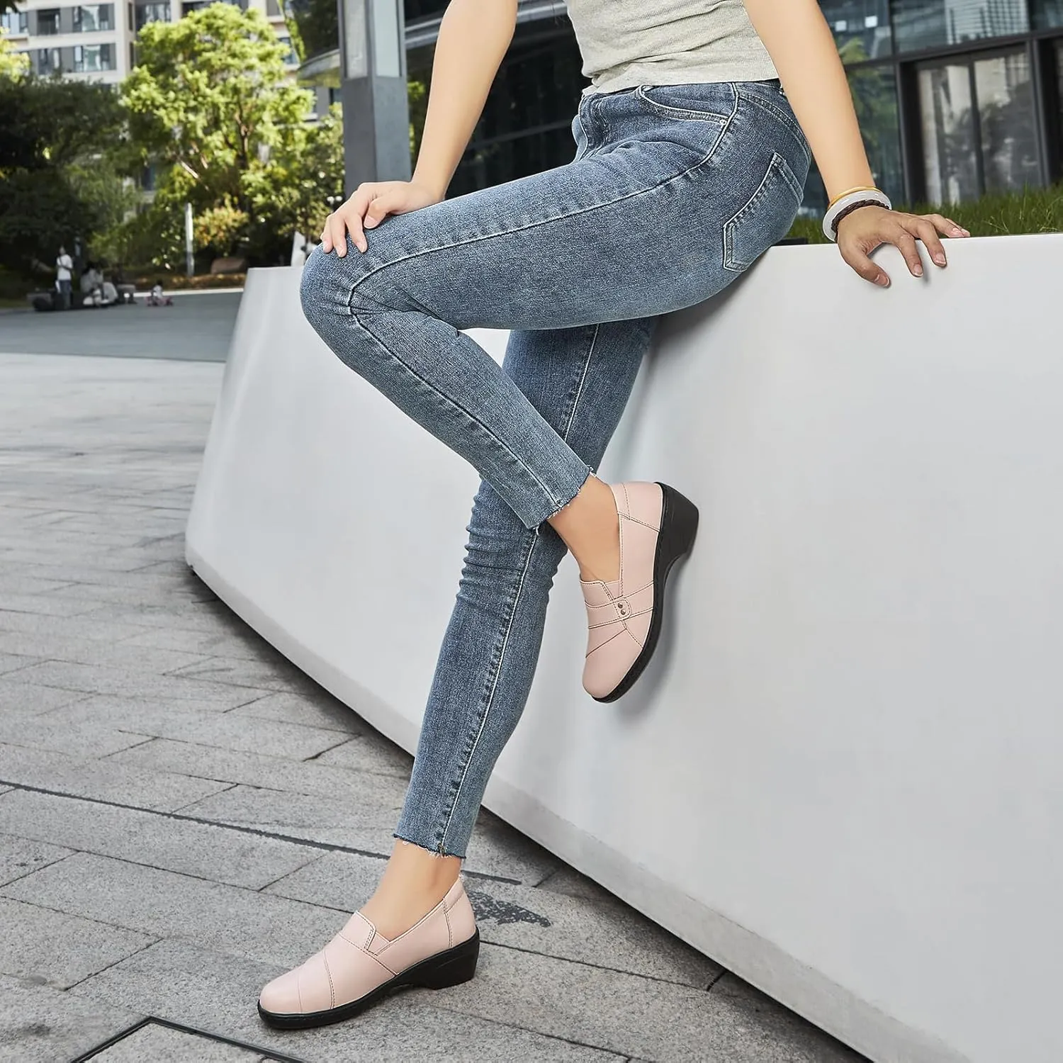 Women's Comfortable & Lightweight Leather Loafers Slip-Ons Stylish Business Casual Dress Shoes Work Office Everyday Walking Shoes for Women