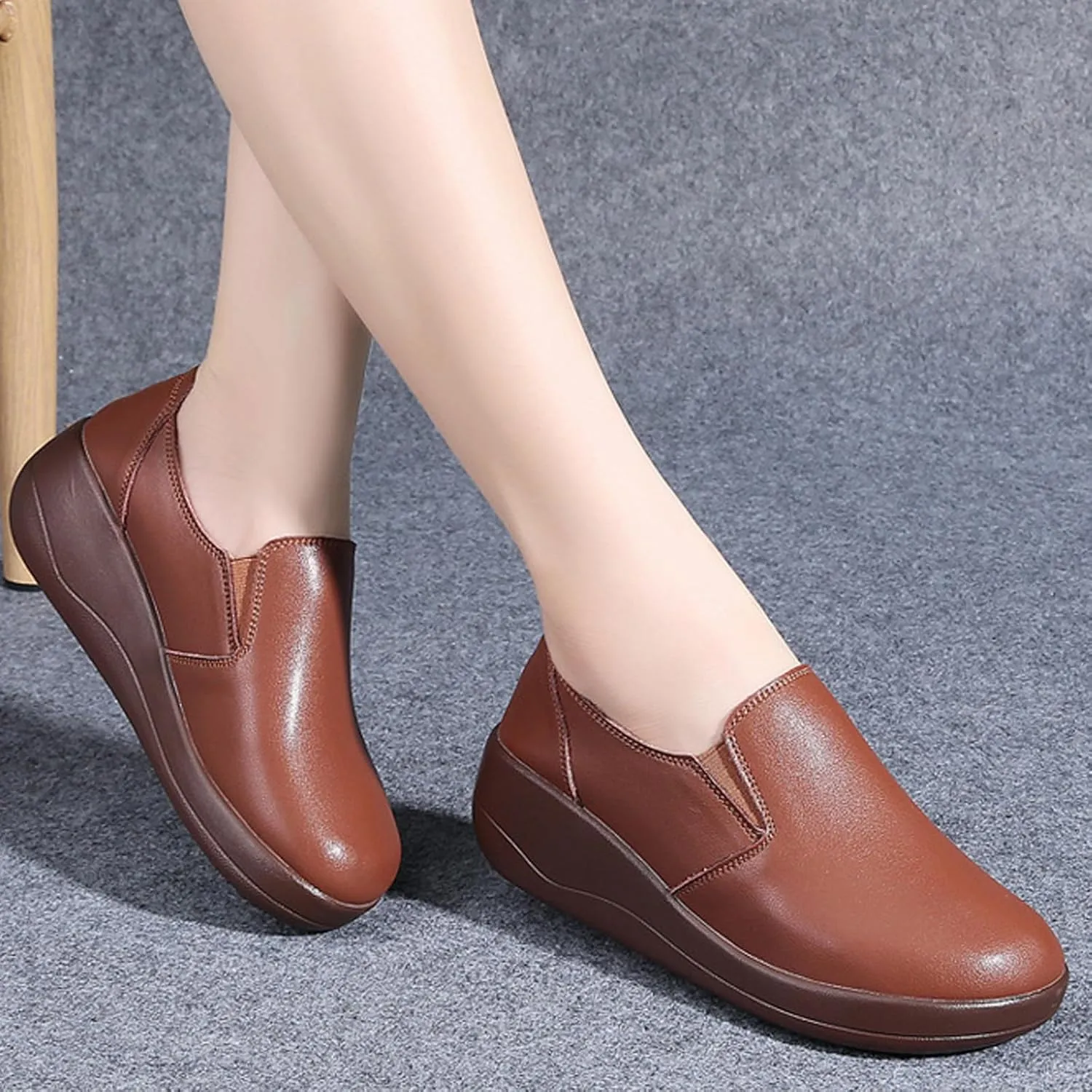 Women's Leather Platform Wedge Rocker Walking Shoes Wide Round Toe Slip-On Arch Support Lightweight Sneakers Comfortable Non-Slip Soft Bottom Fashion Mom Loafers