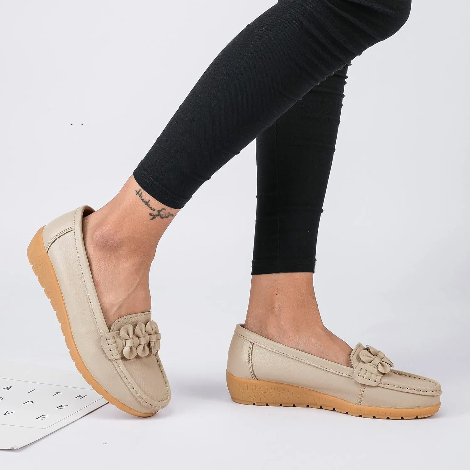 Womens Orthopedic Loafers in Breathable Leather Comfortable Hollow Soft Flat Sandals Summer Casual Slip-On Shoes Cowhide Cutout New Women for Sole Slide Sports Loafer