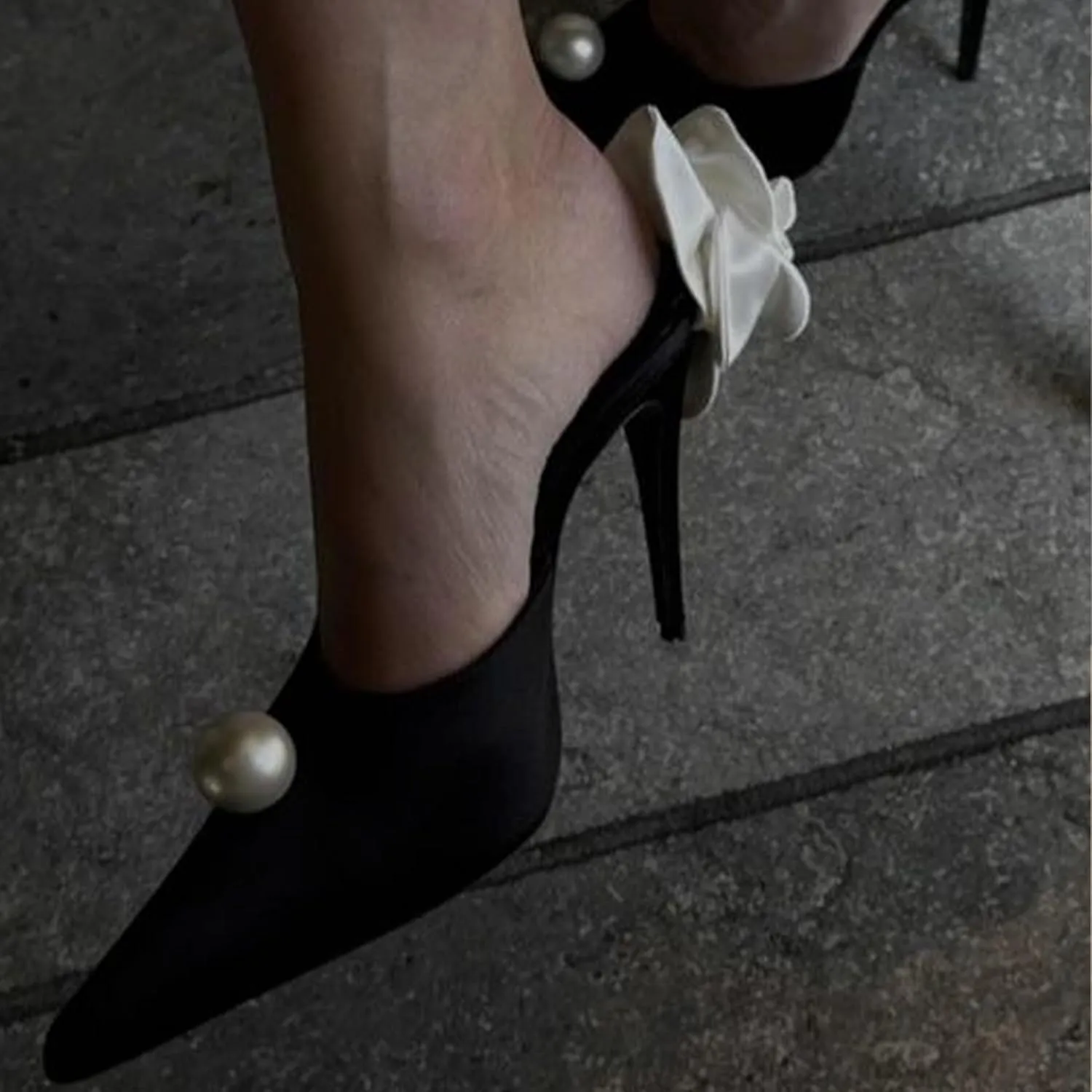 Womens Pearl Pointy Stiletto Heels Satin Flower Slip On Mules Pumps Banquet Dress Backless Heeled Sandals