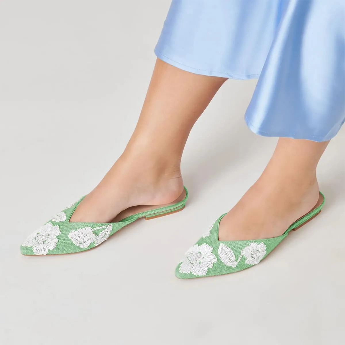 XYD Women Pointed Toe Embroidery Flat Mules Spring Summer Comfort Slip-on Holiday Bridal Dress Shoes